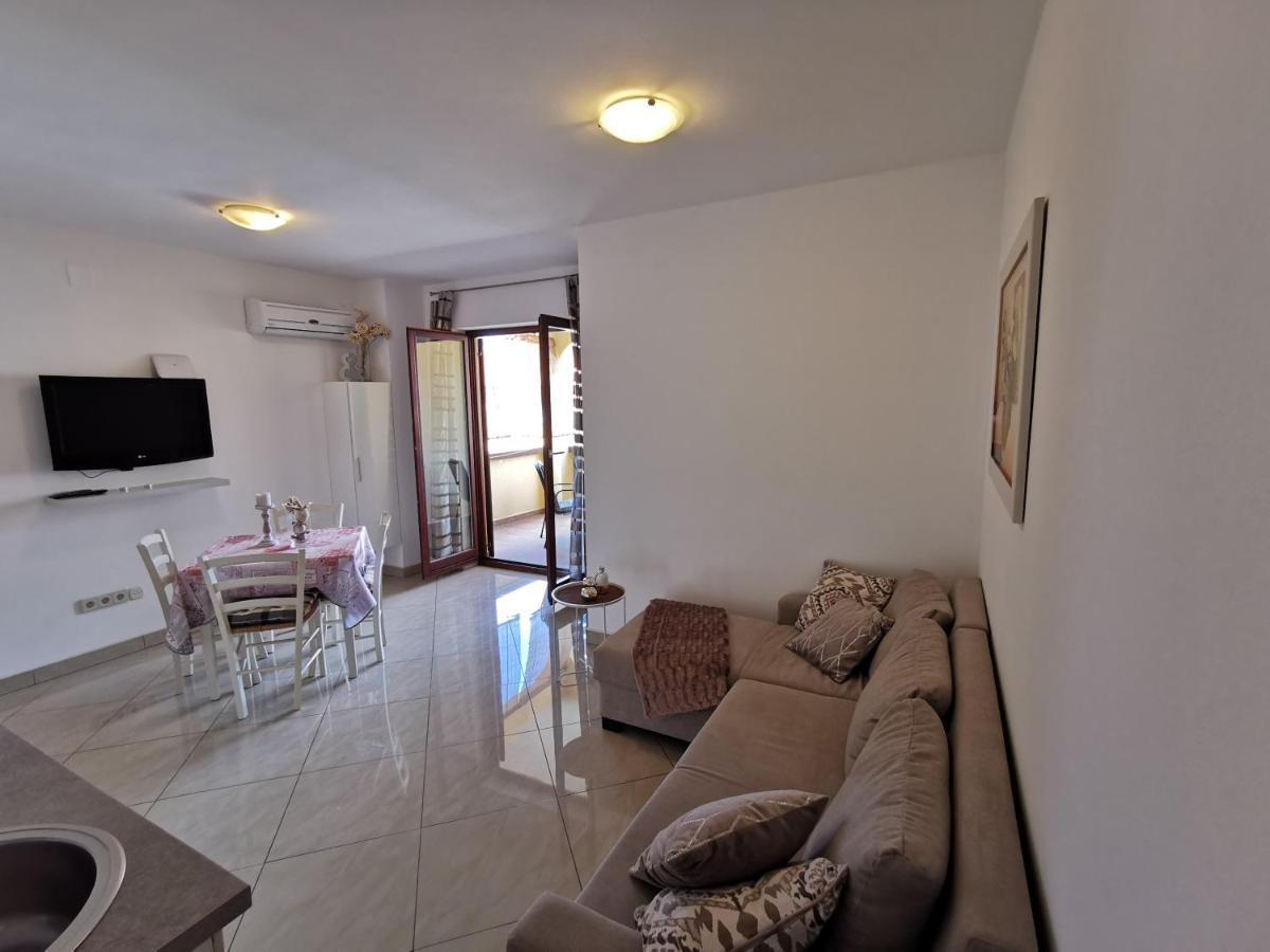 Apartments Lea 2 Malinska Exterior photo